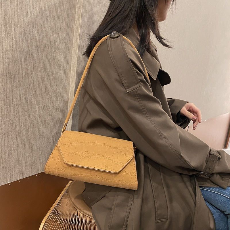 Shangxin Hong Kong style retro small bag women's fashionable advanced texture temperament women's shoulder armpit baguette bag women's CH93