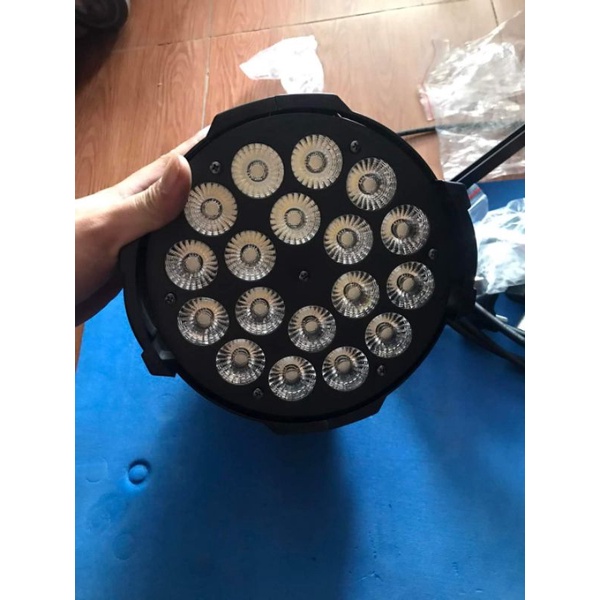 Đèn Led 18 bóng full mầu có nắng