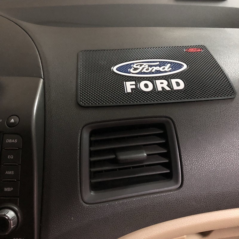 Tấm silicon chống trượt taplo cao cấp ô tô xe hơi có logo các hãng xe