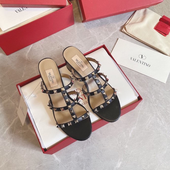 Sandal Valentino 6cm Đính Đinh Tán 4 Màu Tùy Chọn Size 34-40 Thời Trang Cho Nữ
