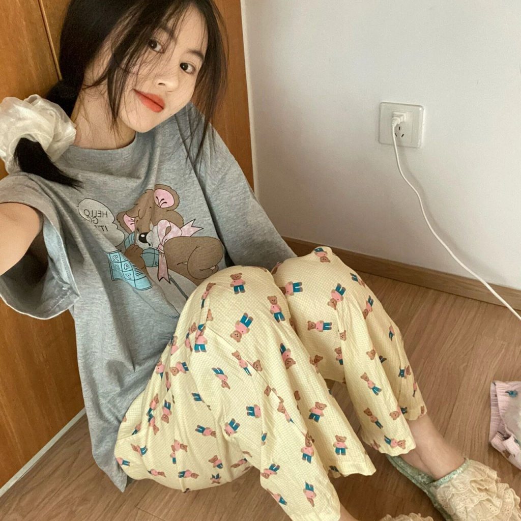 Bộ Đồ Ngủ Ngắn Tay In Họa Tiết Gấu Hoạt Hình Dễ Thương Cho Nữ