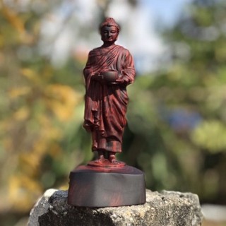 Tượng gỗ thích ca mâu ni khất thực làm từ gỗ trắc . Trang trí nội thất xe hơi , ô tô , bàn làm việc , bàn tiếp khách