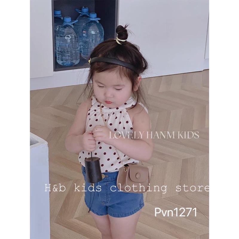 Set áo bi trắng nơ vai + quần sooc jean bé gái