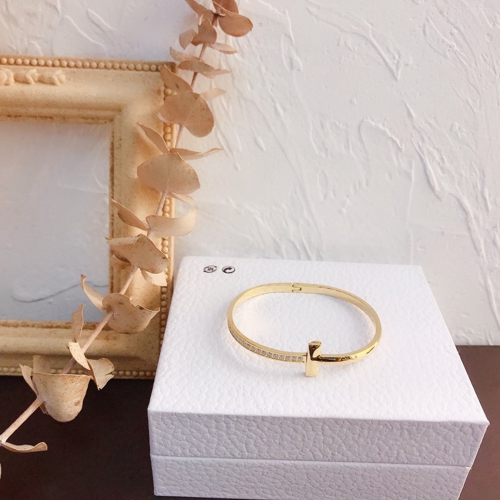 CARTIER Vòng Đeo Tay Bằng Thép Titan Họa Tiết Chữ T Dễ Thương Bắt Mắt