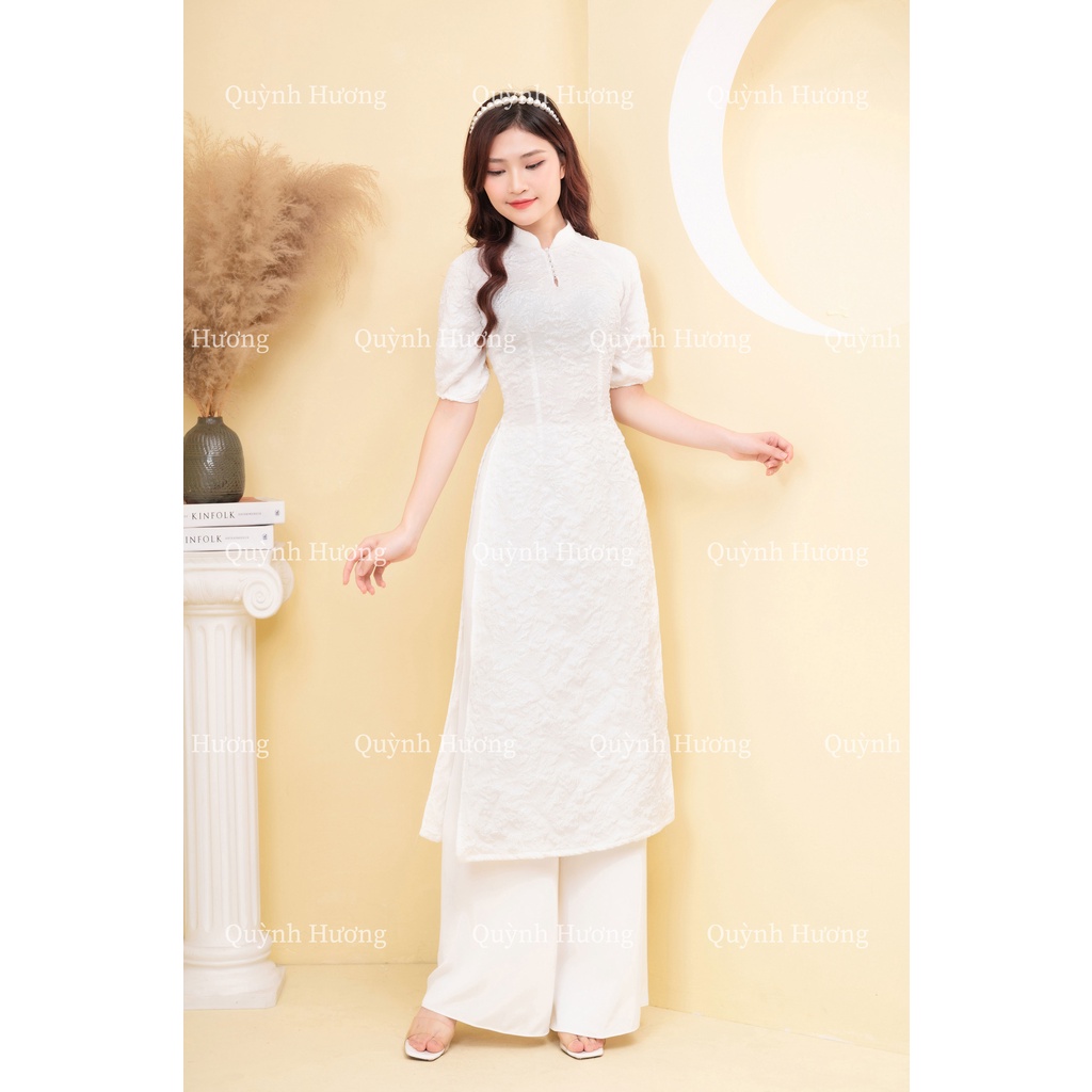 Áo dài Gấm xốp hoa nổi màu trắng siêu xinh by Quỳnh Hương