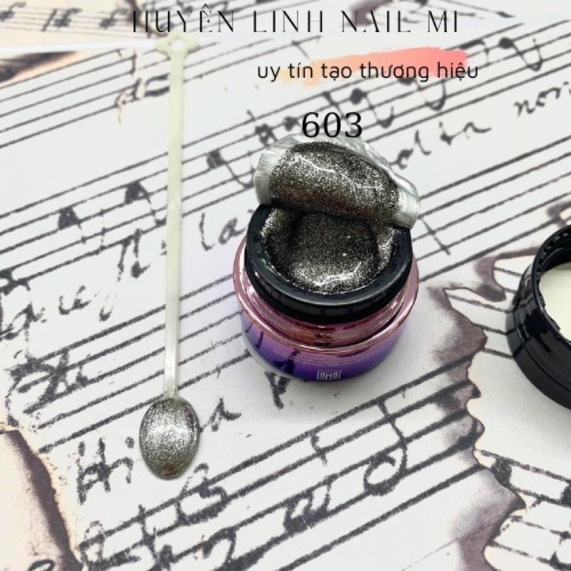 GEL NHŨ VẼ GEL NHŨ KẺ VIỀN SIÊU SÁNG BARBIE MIRAGE