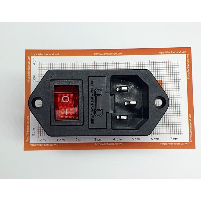 Ổ cắm 3 chân AC 220V - Có công tắc, có ổ cầu chì