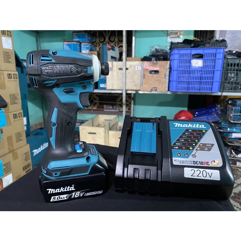 Máy bắt vít Makita XDT19 nhập Mỹ