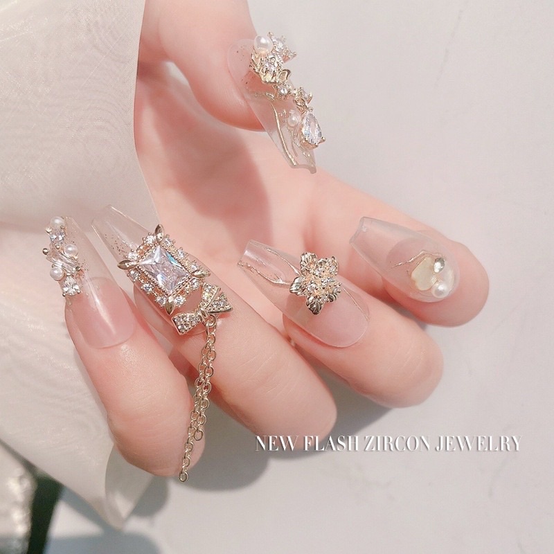 Charm các mẫu đính móng tay 2023