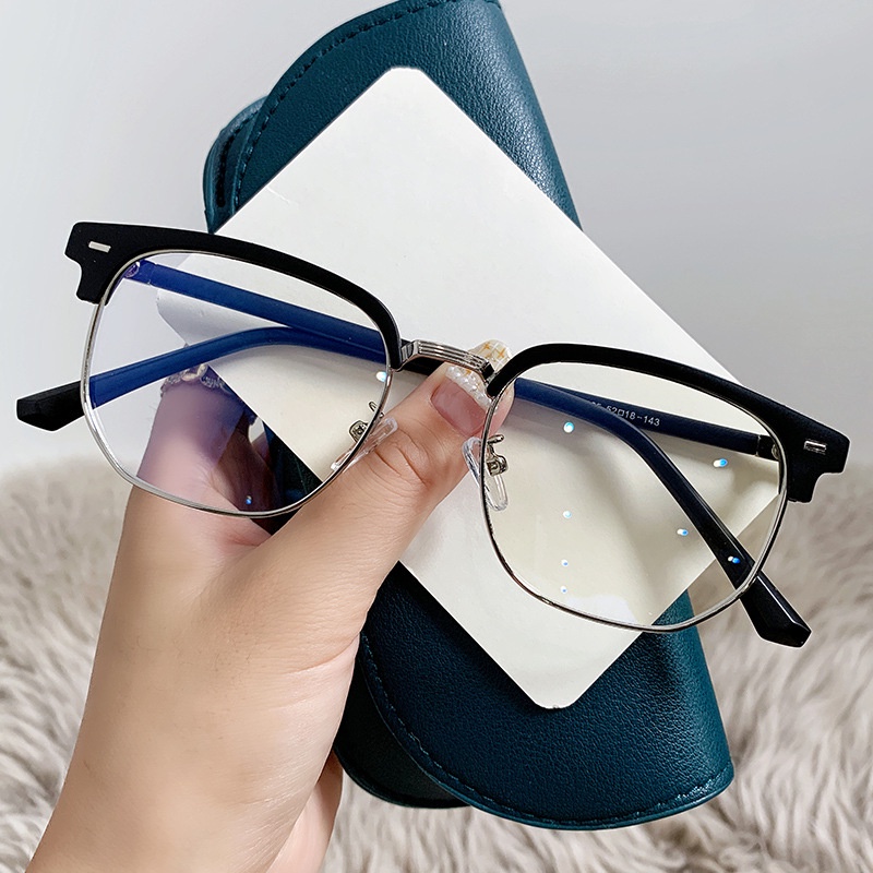 Mắt Kính Chống Bức Xạ Cho Cả Nam Và Nữ