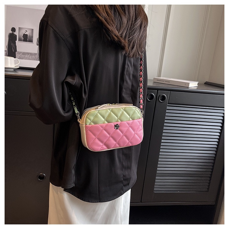 Túi Xách Đeo Vai Hình Thoi Cỡ Nhỏ Phối Dây Xích Màu Tương Phản Thời Trang Hàn Quốc 2023 Cho Nữ