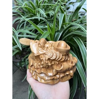 Tượng con cóc gỗ bách thơm