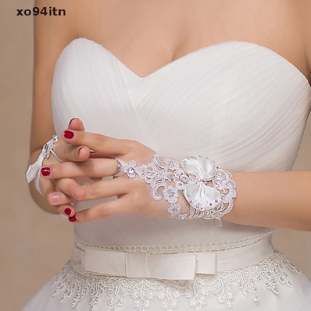 Găng Tay Ren Ngắn Hở Ngón Đính Đá Cho Cô Dâu