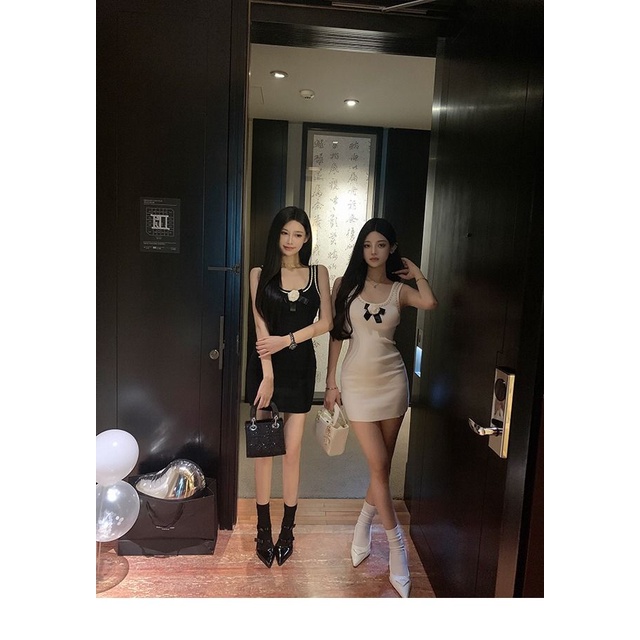 Jinnais Đầm Dệt Kim Sát Nách Ôm Eo Hẹp Phối Dây Xích Màu Trơn Mùa Xuân Hè Cho Nữ