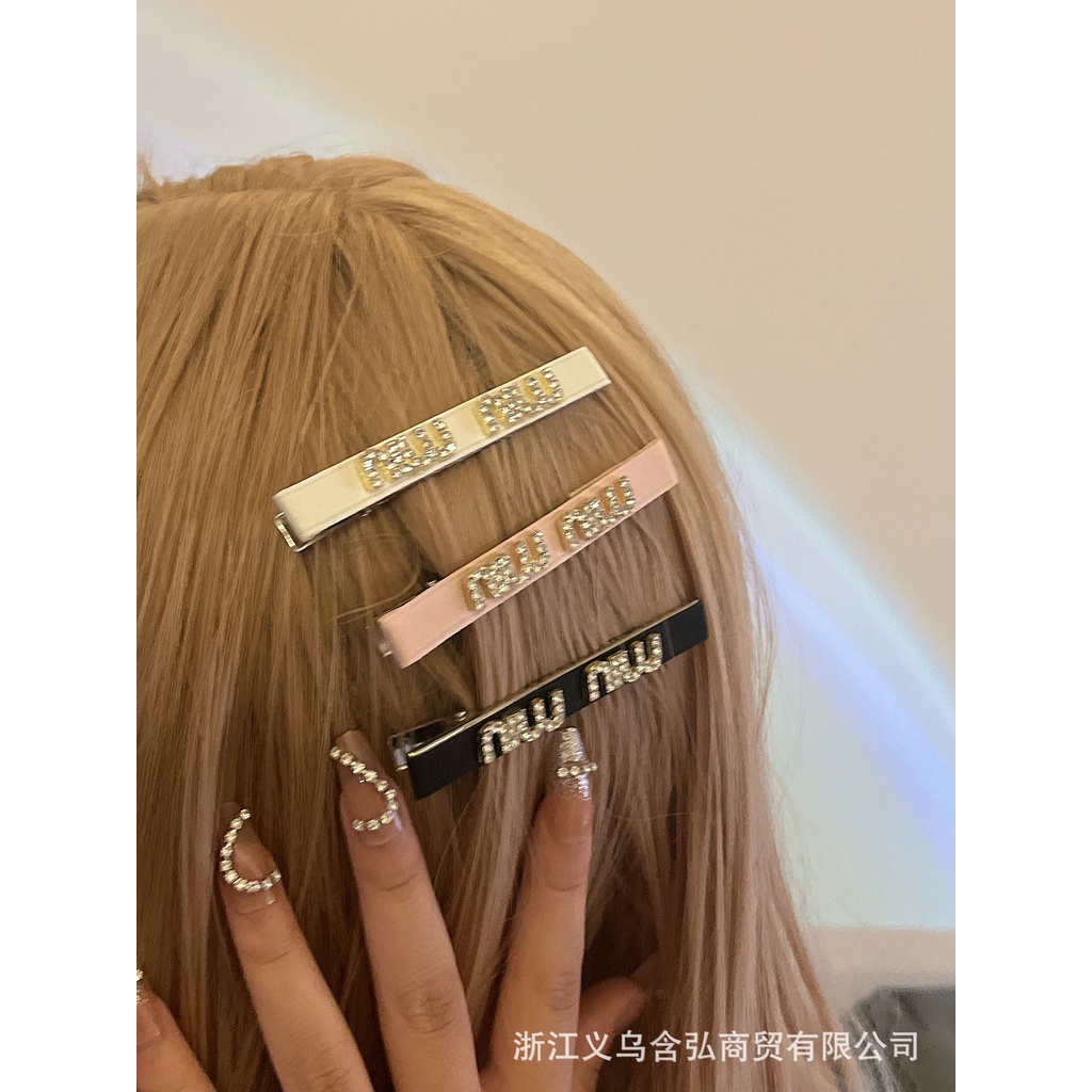 Kẹp Tóc Mỏ Vịt Vải Satin In Chữ Dễ Thương