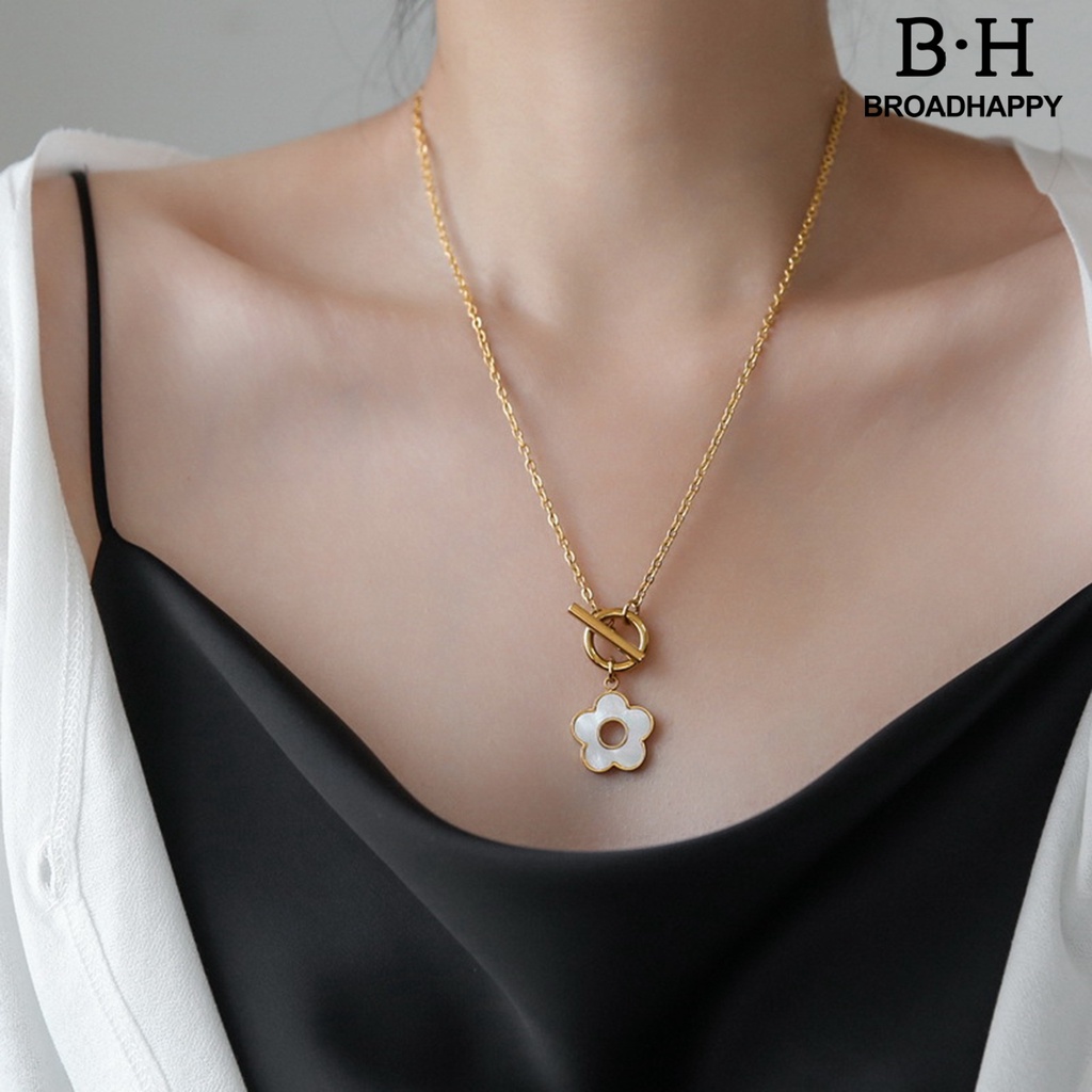 Vòng Cổ Dài Bằng Thép Titan Mặt Hoa Anh Đào Vàng Thanh Lịch