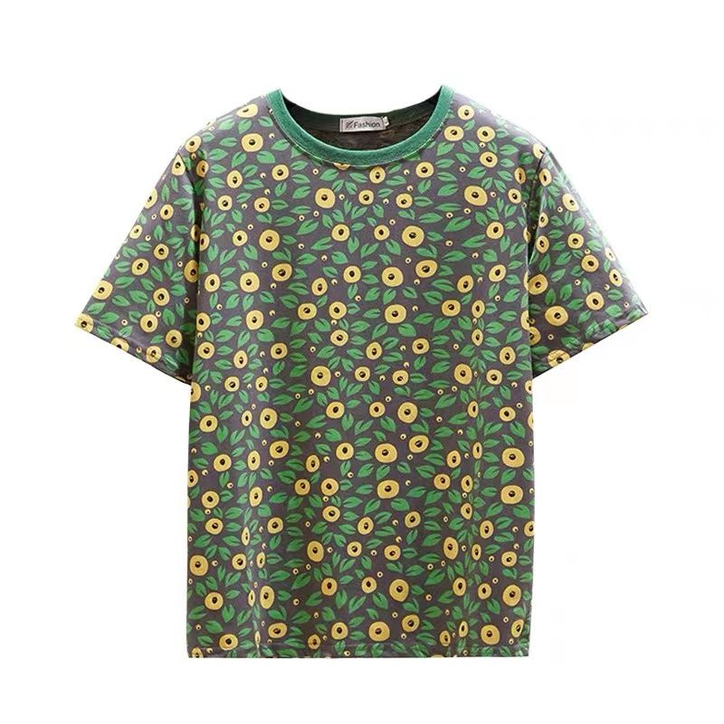 Chiếc áo theo xu hướng áo thun áo thun ngắn tay mới