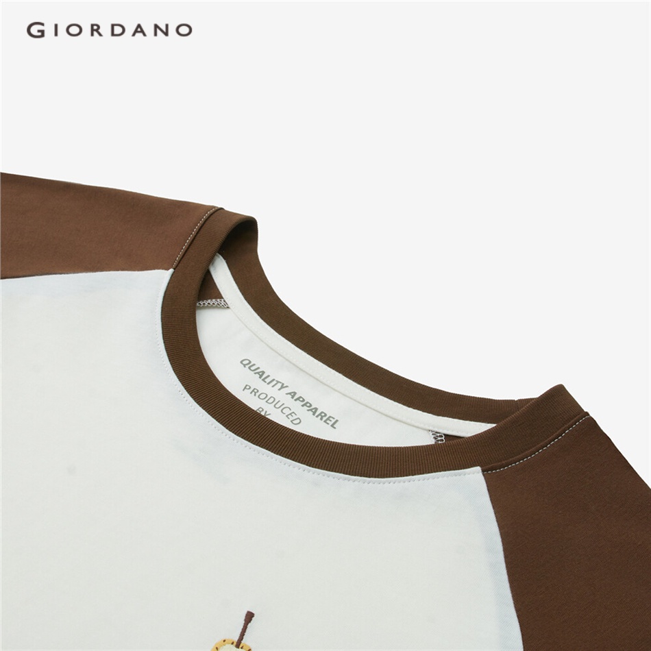 Áo thun GIORDANO 05323435 tay kiểu raglan thêu họa tiết phối màu tương phản cho nữ