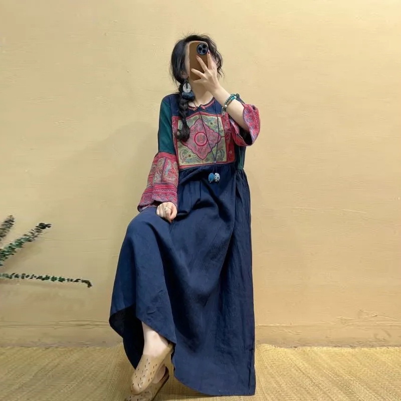 Đầm Truyền Thống Thêu Họa Tiết Xinh Xắn Cho Nữ