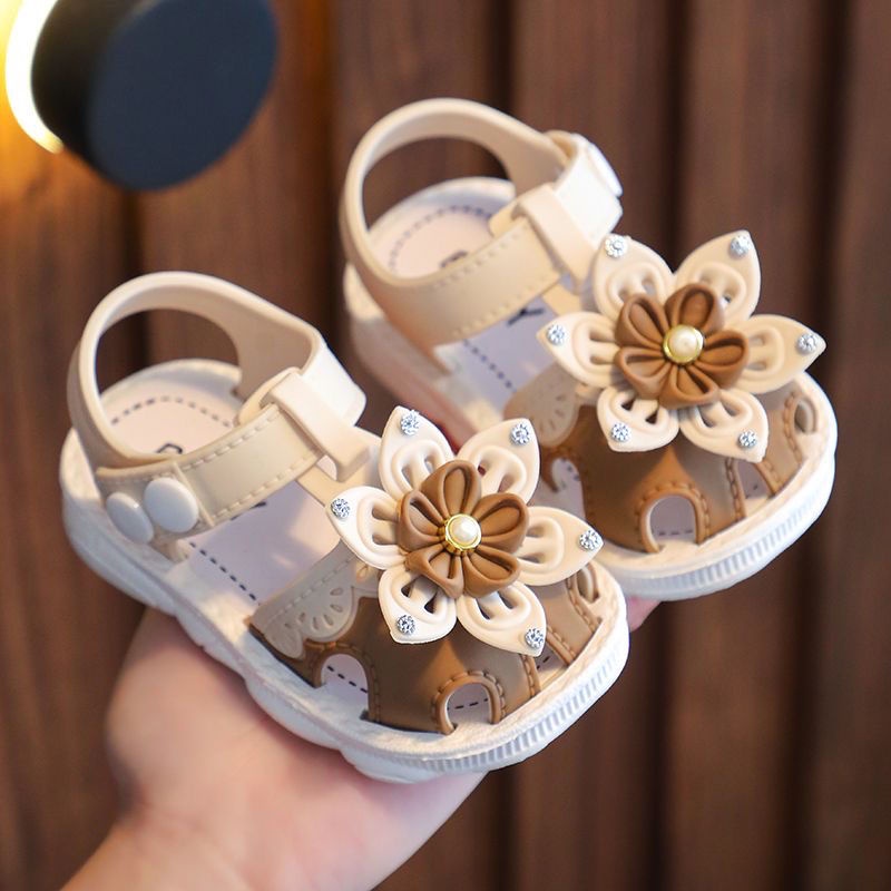 Giày Sandal Bít Mũi Chống Trượt In Họa Tiết Hoạt Hình Dễ Thương Thời Trang Mùa Hè Cho Bé Gái