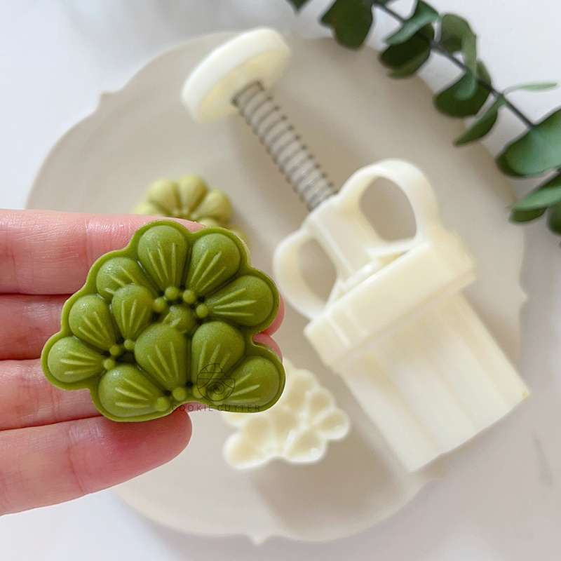 Khuôn Nhấn Làm Bánh Trung Thu Hình Quả Thông 30g DIY
