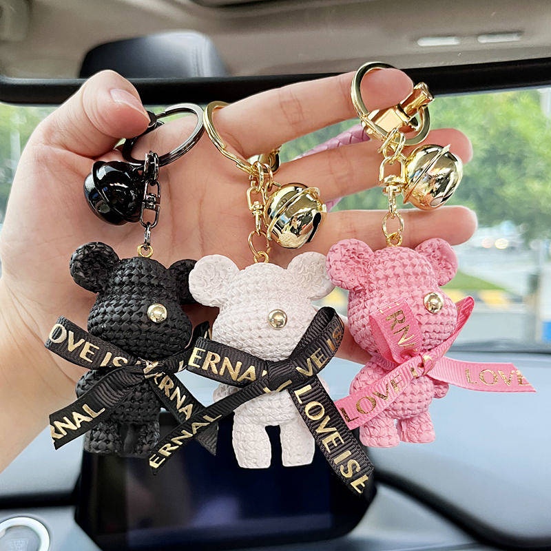 Car Pendant Ornament 2023 New High-End Rearview Mirror Decorative Resin Bear Automobile Hanging Ornament Car Interior Hanging Accessories heRf
