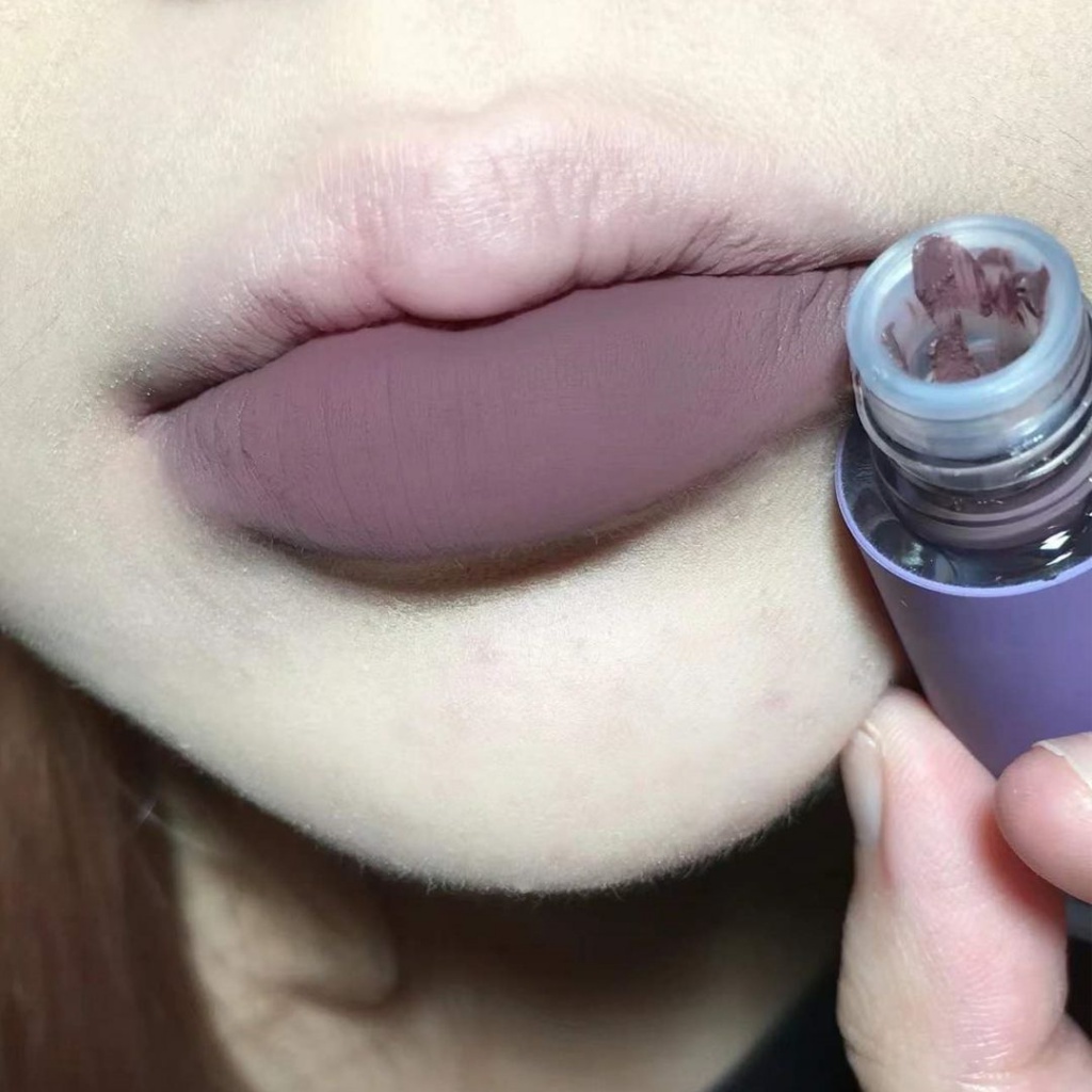 Son nước bóng màu sắc bắt mắt nóng bỏng son lì