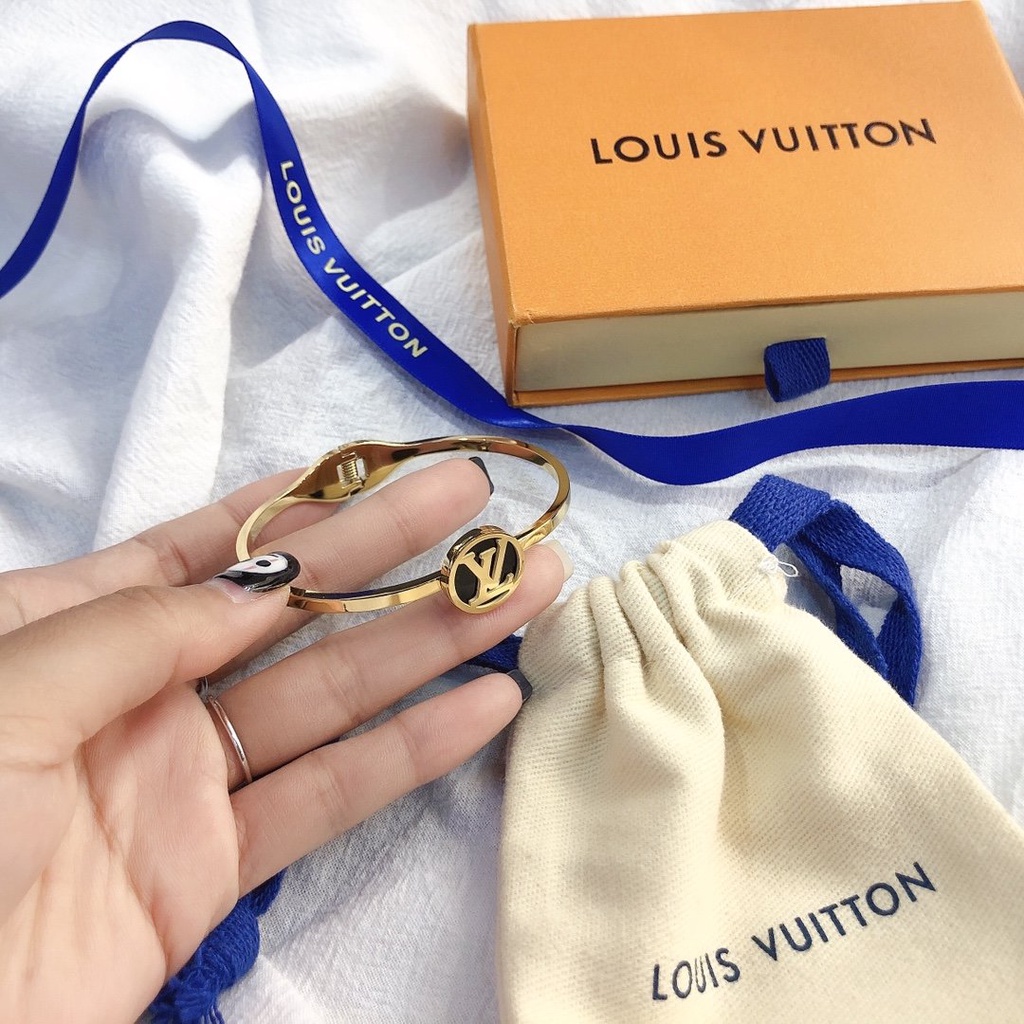 Vòng Tay Louis Vuitton Bằng Thép Titan Chống Nước Họa Tiết LV Monogram