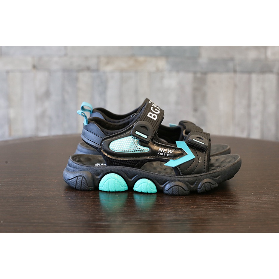 Dép sandal bé trai thoáng mát mùa hè 2023 mẫu thể thao chắc chắn mềm mại mã Q-26