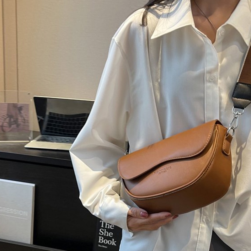 Ielgy Túi Xách Yên Ngựa Màu Trơn Kết Cấu Đơn Giản Kiểu Pháp niche Cho Nữ