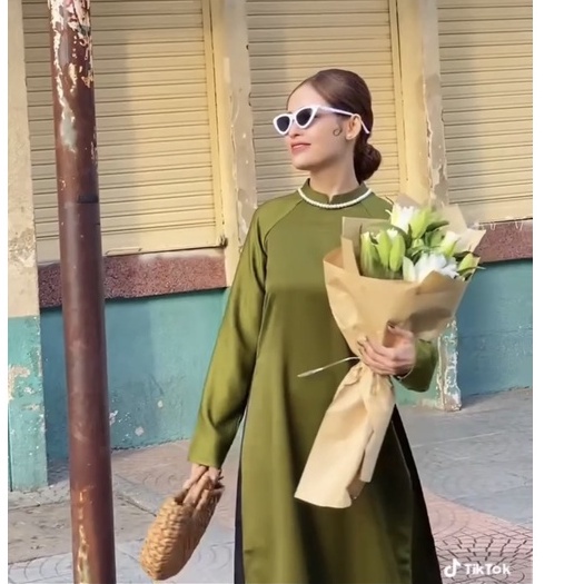 Áo dài dáng suông 2 tà màu xanh rêu, áo dài truyền thống.