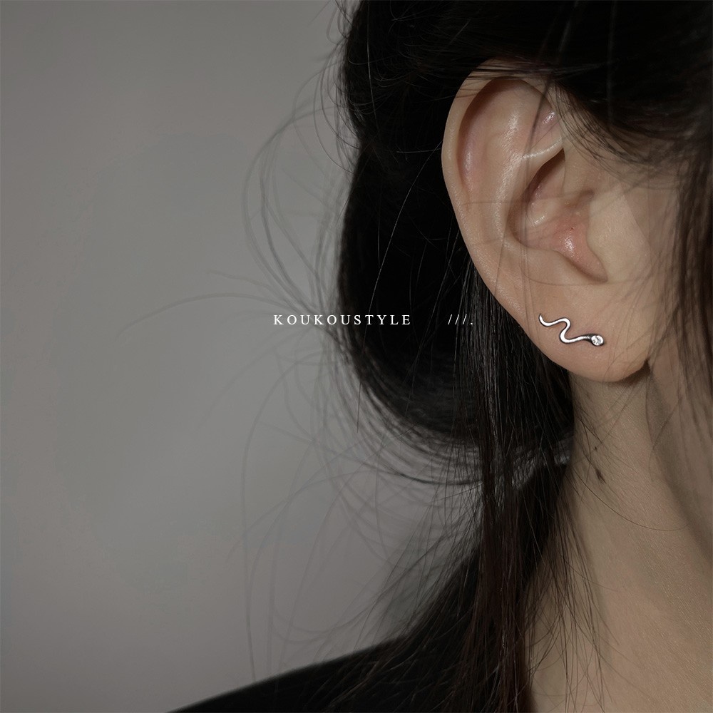 Bông Tai Mạ Bạc 925 Hình Rắn Đính Đá Zircon Sáng Tạo Cá Tính Cho Nữ