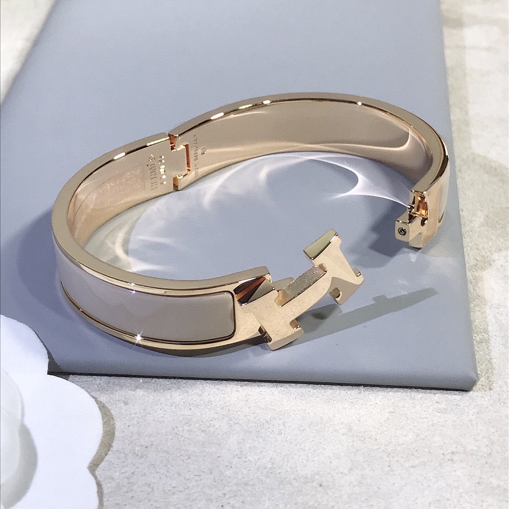 Vòng Tay Thời Trang 2023 Mặt Chữ H Màu Trà Sữa Vàng Hồng 18k Có Khóa Cài