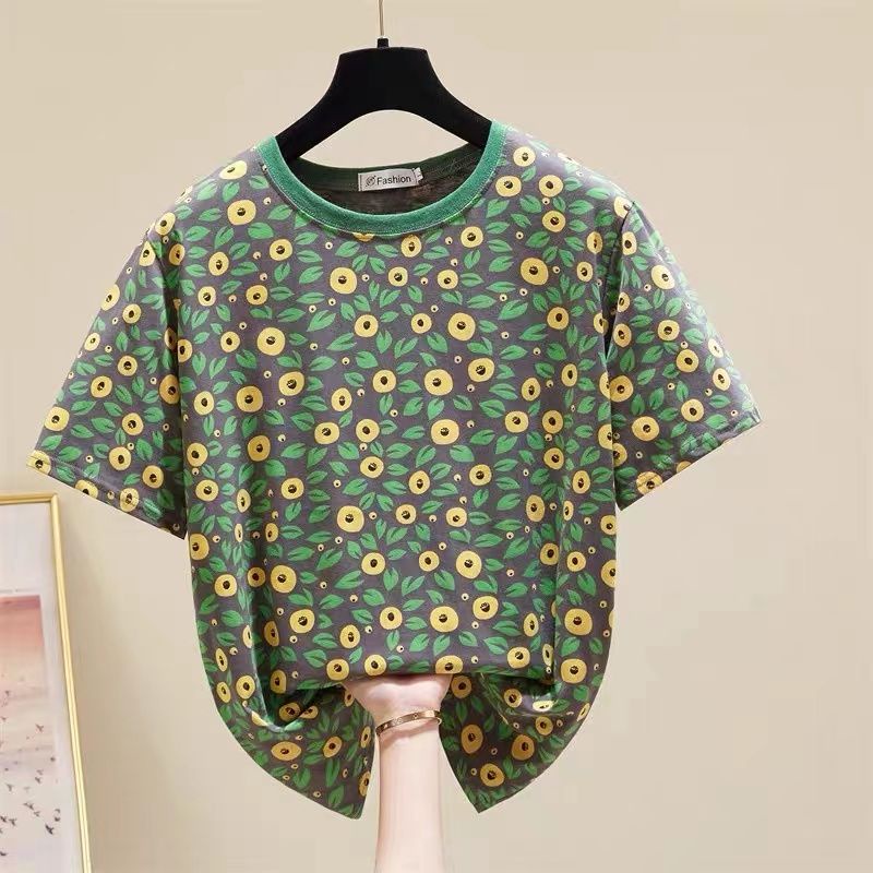 Chiếc áo theo xu hướng áo thun áo thun ngắn tay mới