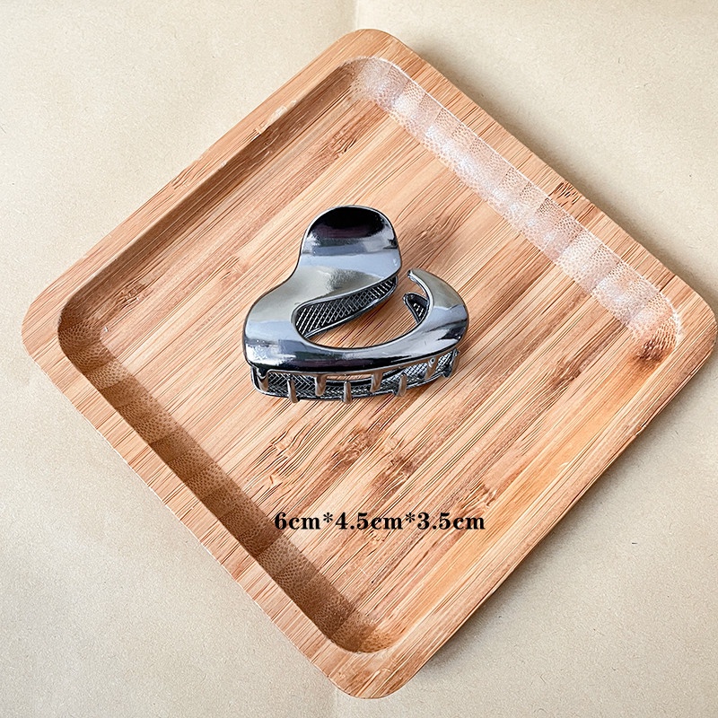 Kẹp Tóc Hình Cá Mập Bằng Kim Loại Thời Trang Mới 2023