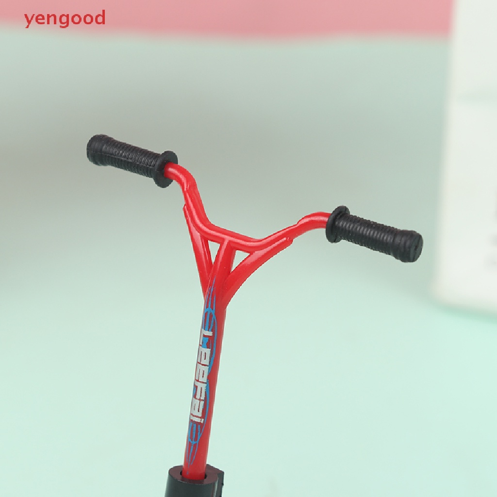 (YGD) Random Color Finger Skateboards Finger scooter Fingertip Bikes Fingerboard Toys