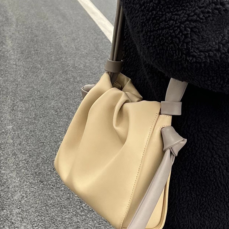 Túi xách đám mây IELGY đeo vai phối màu tương phản thời trang cho nữ