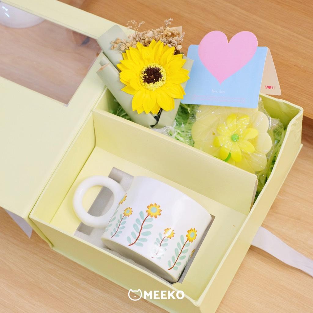 Hộp quà cốc, hoa, thiệp và đèn nháy cao cấp Sunny Gift Meeko