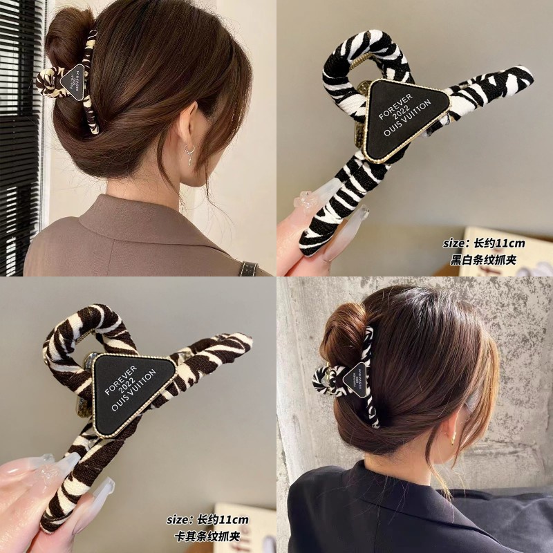 Kẹp Tóc Càng Cua Hình Tam Giác Họa Tiết Ngựa Vằn Phong Cách Retro Hàn Quốc Mới