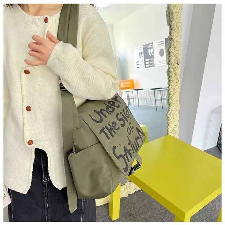 Túi Đeo Chéo In Chữ Phong Cách Mới 2023