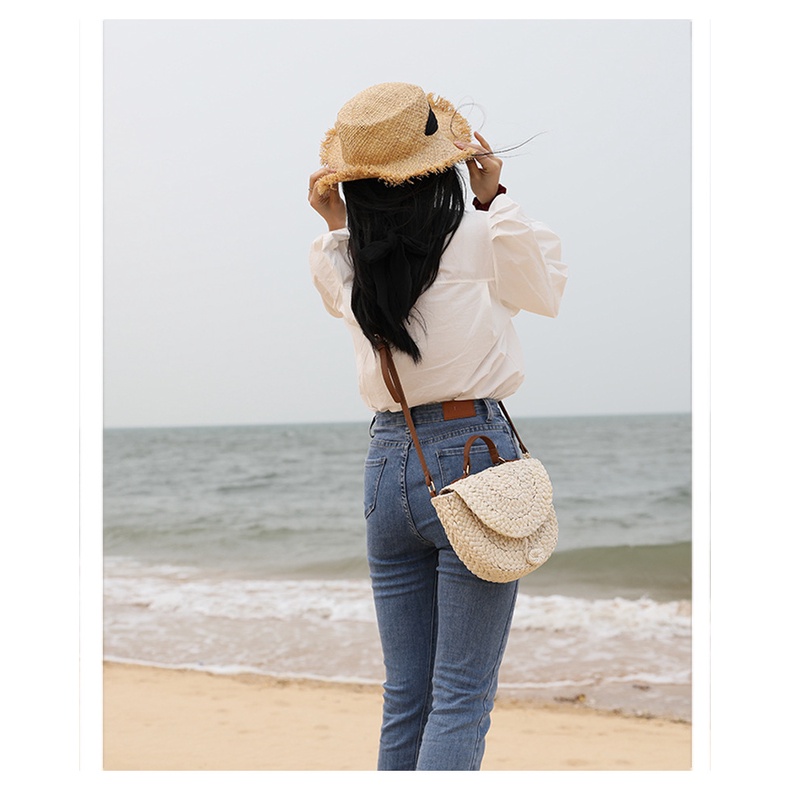 Túi cói Vai Đan Lát Đính Bóng Lông Dễ Thương Cho Nữ