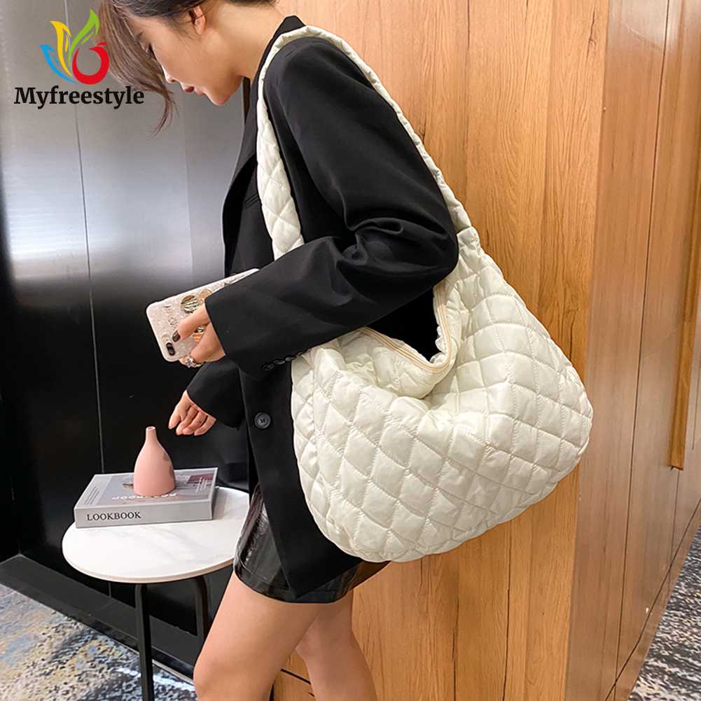 Túi Đeo Chéo Vai Kiểu Chần Bông Hình Kẻ Ô Cổ Điển Dành Cho Bạn Nữ (Màu Trắng)