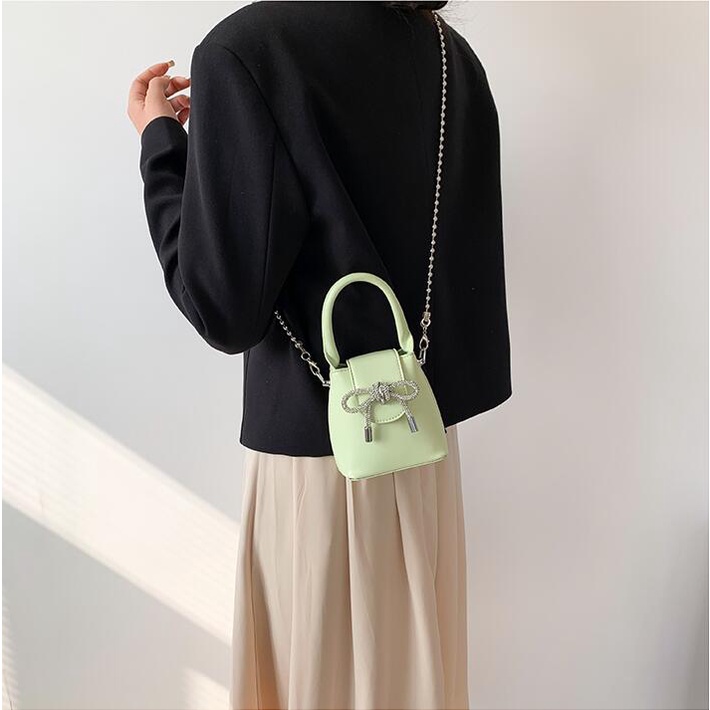 Túi Đeo Chéo Dây Chuỗi Phối Nơ Ngọt Ngào Mẫu Mới 2023