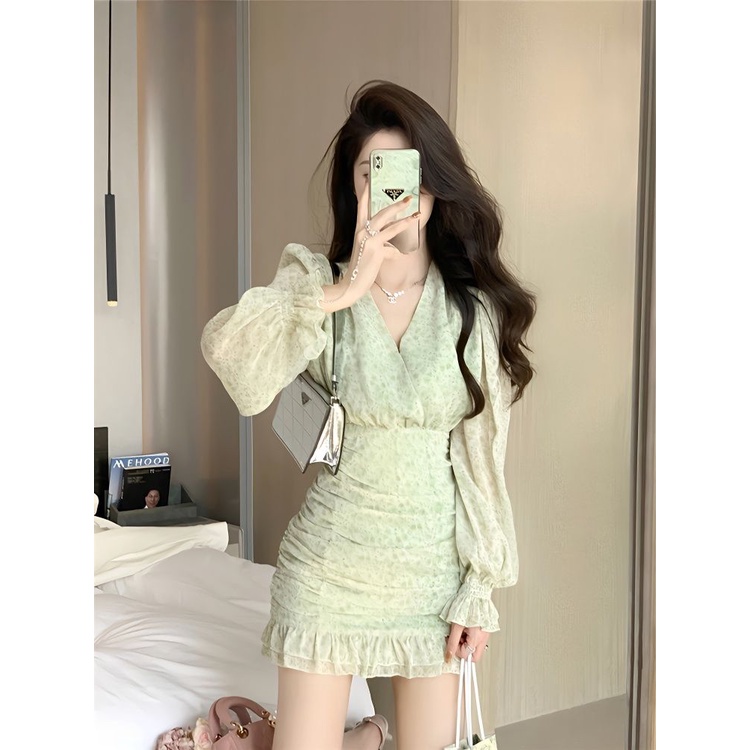 French floral dress small woman 2023 summer new sweet gentle wind waist to show thin hip skirt