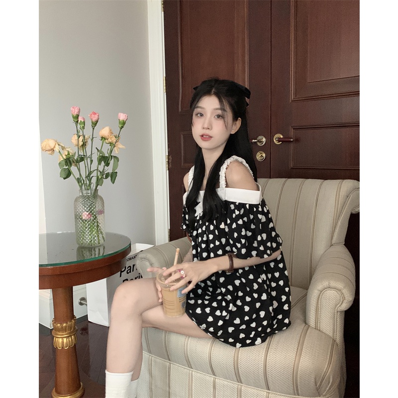 Áo Kiểu Trễ Vai Hoạ Tiết Trái Tim Màu Sắc Tương Phản Thiết Kế Mới Cho Phái