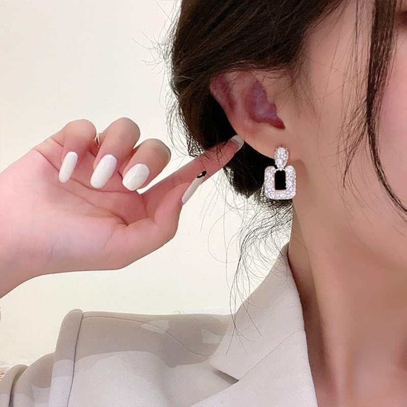 Bông tai thời trang nữ đính cườm hình vuông B188 MPHT111