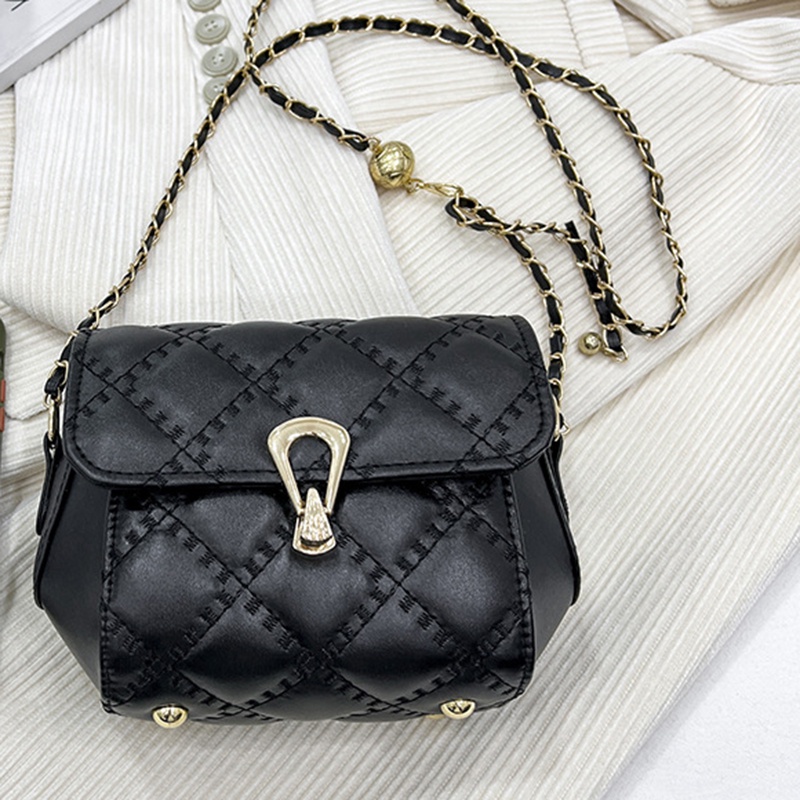 Túi Đeo Vai Hình Thoi Màu Trắng / Đen Phối Dây Đeo Sợi Xích Phong Cách Hàn Quốc Thời Trang Cho Nữ