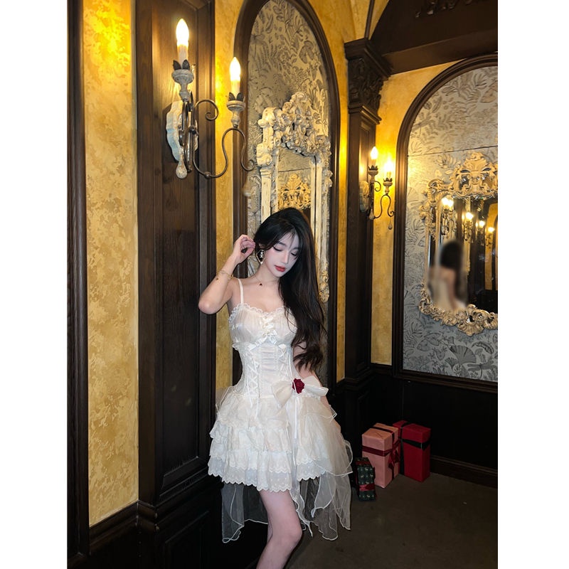 Cô Gái Nóng Bỏng Sexy. Váy Địu Thiết Kế. Váy Phồng Công Chúa Mới. Váy Trắng. Áo Kiểu Dáng Ngọt Ngào Dễ Thương Cho Nữ