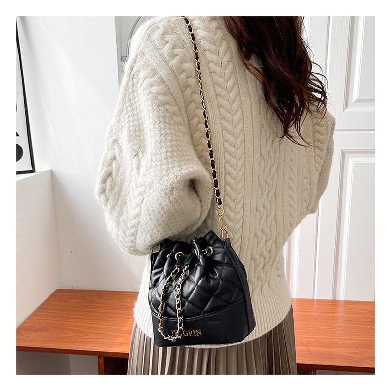 Túi Đeo JASMIN NOIR Chéo Họa Tiết Sọc Caro Phối Dây Xích Thời Trang Cho Nữ