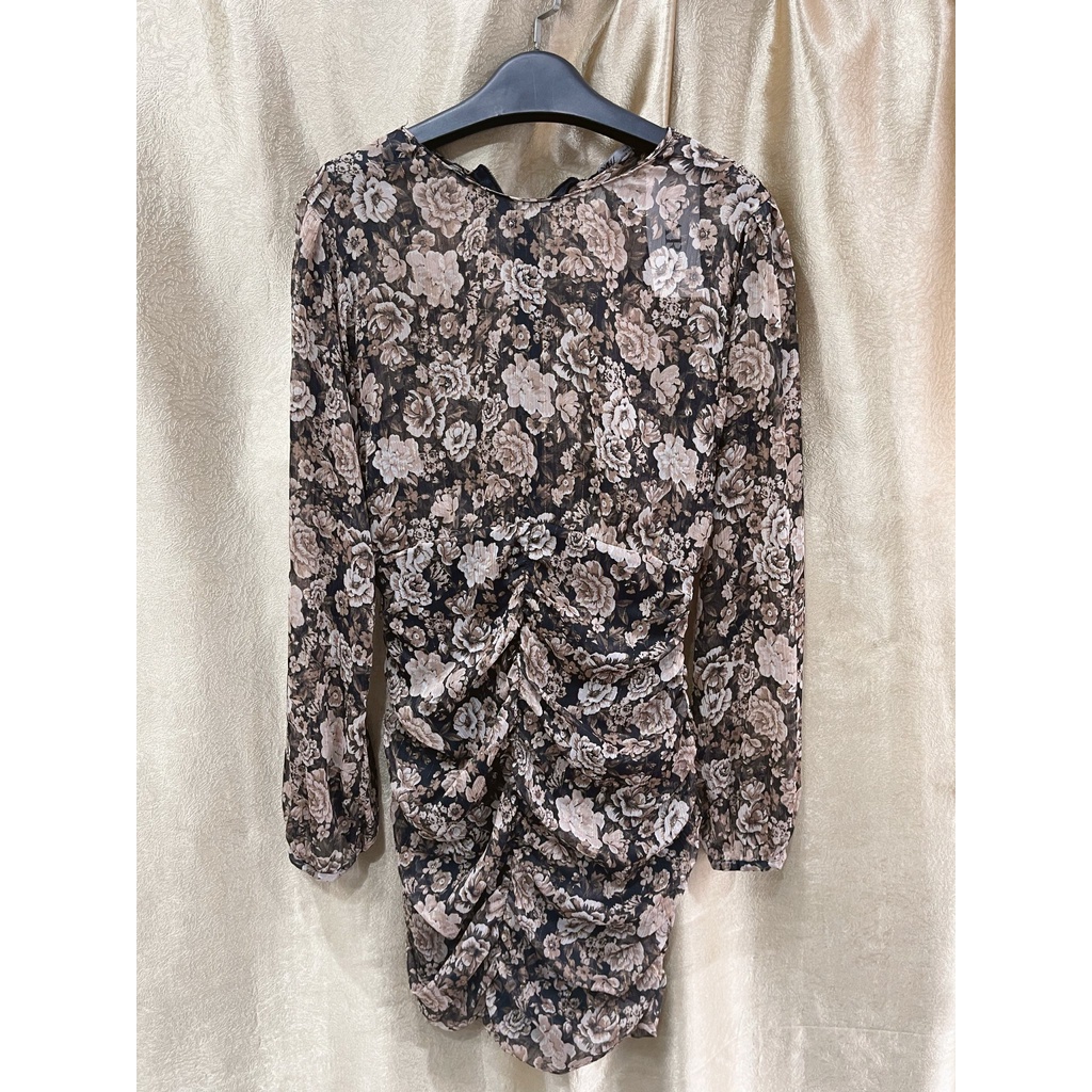 Set áo len croptop lệch vai phối cùng váy xẻ tà màu nâu cực sang chảnh